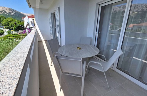 Jurandvor Apartment | Two bedroom apartment with terrace Baška, Krk (A-18878-b)