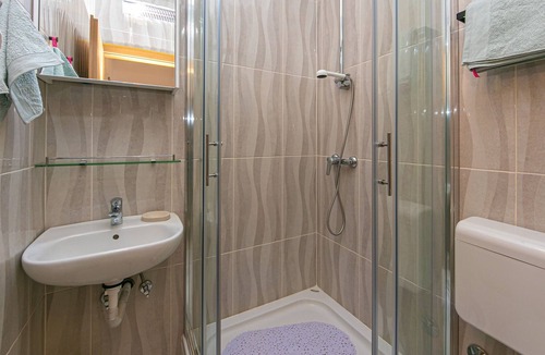 Brela Apartment | Two bedroom apartment with balcony and sea view Brela, Makarska (A-20060-a)