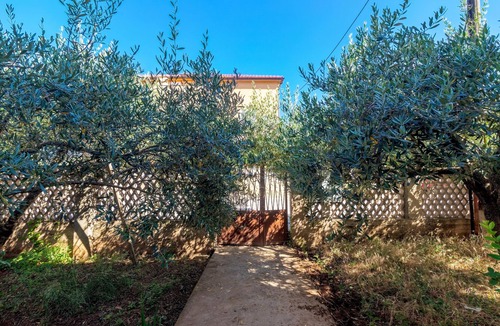 Island Hvar Apartment | Two bedroom apartment with terrace Jelsa, Hvar (A-4028-b)