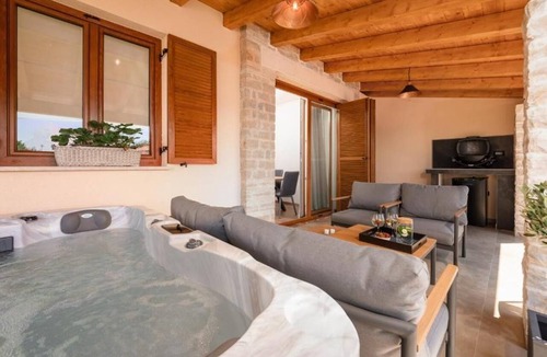 Cancini Apartment | Two bedroom apartment with hot tub Cancini (Poreč) (A-24930-a)