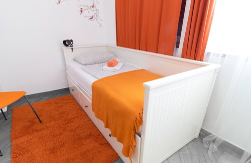 Punat Apartment | Two bedroom apartment with terrace Punat, Krk (A-20527-a)
