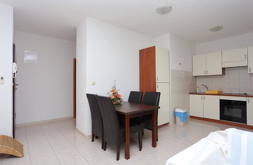 Mastrinka Apartment | Two bedroom apartment with a swimming pool Mastrinka, Čiovo (A-11717-b)