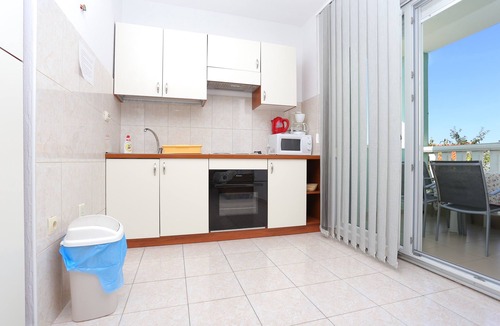 Mastrinka Apartment | Two bedroom apartment with a swimming pool Mastrinka, Čiovo (A-11717-b)