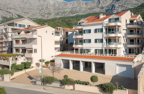 Tucepi Apartment | Two bedroom apartment with balcony and sea view Tučepi (Makarska) (A-3193-j)