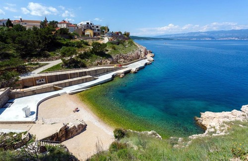 Vrbnik Apartment | Two bedroom apartment with terrace and sea view Vrbnik, Krk (A-429-a)