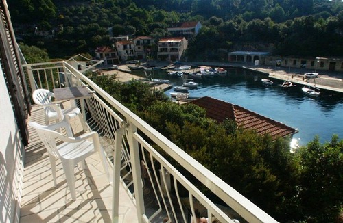 Blato Apartment | Two bedroom apartment with terrace and sea view Gršćica, Korčula (A-132-a)