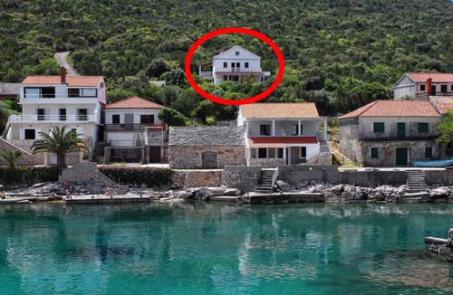 Pokrivenik Apartment | Two bedroom apartment with terrace and sea view Cove Zarace (Gdinj), Hvar (A-4597-d)