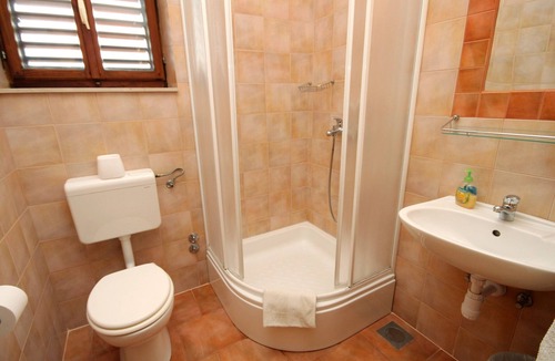 Island Hvar Apartment | Two bedroom apartment with balcony and sea view Jelsa, Hvar (A-8765-h)