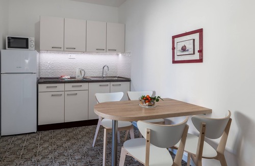 Mandre Apartment | Two bedroom apartment with terrace Mandre, Pag (A-6516-a)