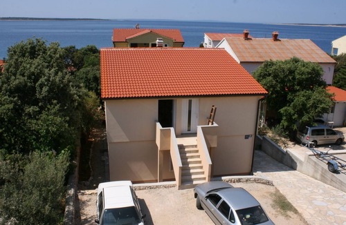 Mandre Apartment | Two bedroom apartment with terrace Mandre, Pag (A-6516-a)