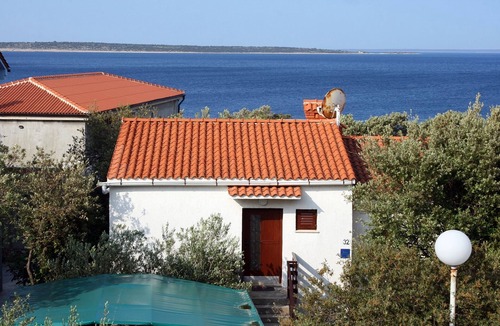 Mandre Apartment | Two bedroom apartment with terrace Mandre, Pag (A-6545-c)