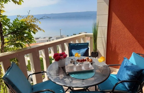 Duce Apartment | Two bedroom apartment with terrace and sea view Duće, Omiš (A-23509-a)