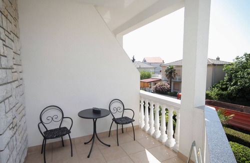 Selce Apartment | Two bedroom apartment with terrace Selce, Crikvenica (A-2392-a)