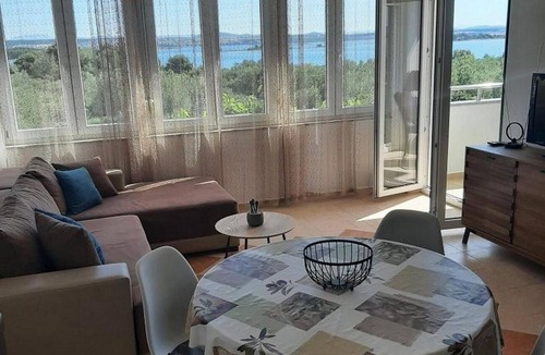 Kraj Apartment | Two bedroom apartment with terrace and sea view Kraj, Pašman (A-22000-a)