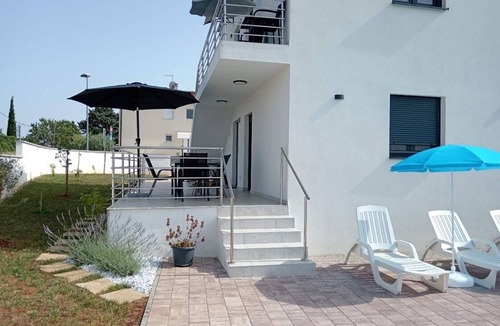 Murine Apartment | Two bedroom apartment with a swimming pool Murine (Umag) (A-27509-b)