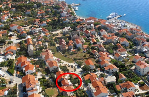 Bol Apartment | Two bedroom apartment with terrace and sea view Bol, Brač (A-8736-b)