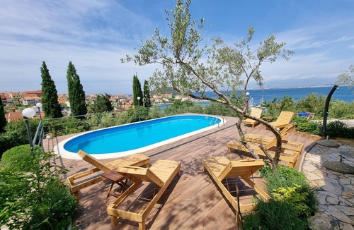 Kali Apartment | Two bedroom apartment with terrace and sea view Kali, Ugljan (A-14116-a)