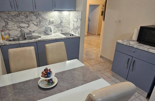 Kali Apartment | Two bedroom apartment with balcony and sea view Kali, Ugljan (A-14116-d)