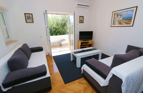 Jakisnica Apartment | Two bedroom apartment with terrace and sea view Jakišnica, Pag (A-10428-b)
