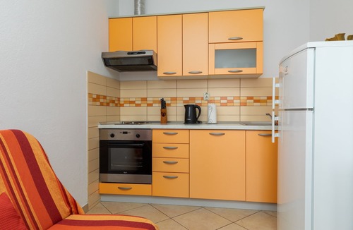 Duce Apartment | Two bedroom apartment with balcony and sea view Duće, Omiš (A-2812-d)