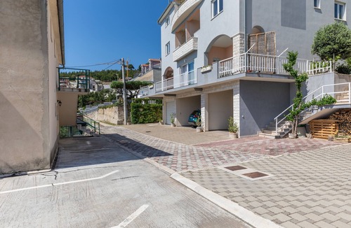 Duce Apartment | Two bedroom apartment with balcony and sea view Duće, Omiš (A-2812-d)
