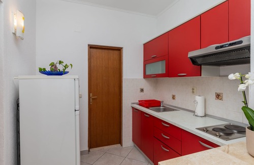 Duce Apartment | Two bedroom apartment with balcony and sea view Duće, Omiš (A-2812-e)