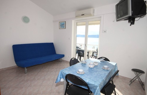Duce Apartment | Two bedroom apartment with balcony and sea view Duće, Omiš (A-7532-b)