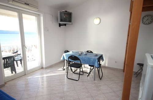 Duce Apartment | Two bedroom apartment with balcony and sea view Duće, Omiš (A-7532-b)