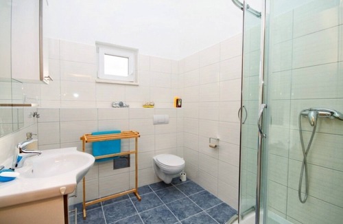 Duce Apartment | Two bedroom apartment with terrace and sea view Duće, Omiš (A-8631-a)