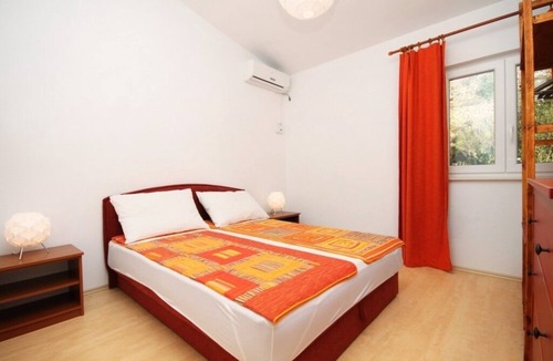 Duce Apartment | Two bedroom apartment with terrace and sea view Duće, Omiš (A-8631-a)