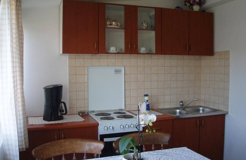 Supetarska Draga Apartment | Two bedroom apartment with air-conditioning Supetarska Draga - Donja, Rab (A-16721-a)