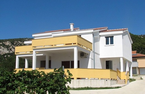 Banjol Apartment | Two bedroom apartment with terrace and sea view Banjol, Rab (A-11082-c)