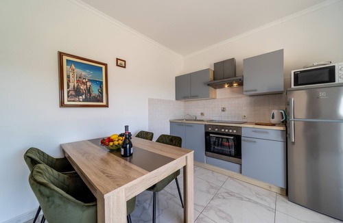 Kampor Apartment | Two bedroom apartment with a swimming pool Kampor, Rab (A-23600-b)