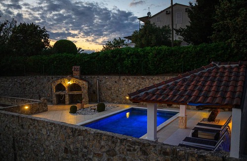 Kampor Apartment | Two bedroom apartment with a swimming pool Kampor, Rab (A-23600-b)