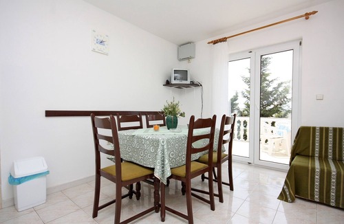 Barbat na Rabu Apartment | Two bedroom apartment with terrace and sea view Barbat, Rab (A-4962-a)