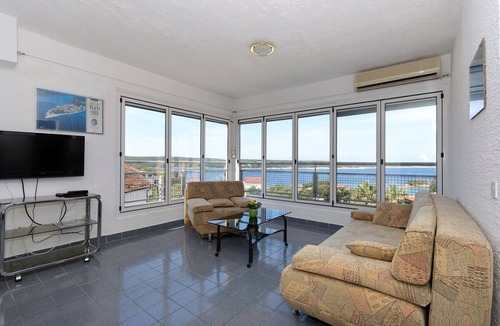 Supetarska Draga Apartment | Two bedroom apartment with air-conditioning Supetarska Draga - Gonar, Rab (A-4987-a)