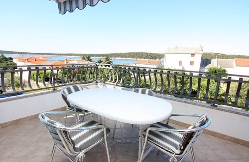Rab Apartment | Two bedroom apartment with terrace and sea view Barbat, Rab (A-5068-a)