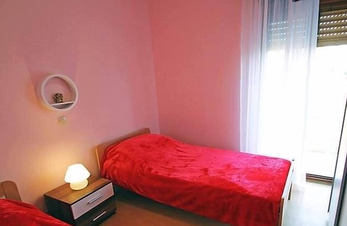 Banjol Apartment | Two bedroom apartment with terrace Banjol, Rab (A-11381-a)