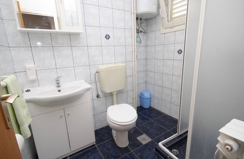 Tkon Apartment | Two bedroom apartment with terrace and sea view Tkon, Pašman (A-8455-b)