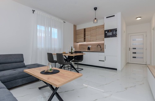 Vir Apartment | Two bedroom apartment with balcony and sea view Vir (A-23385-b)