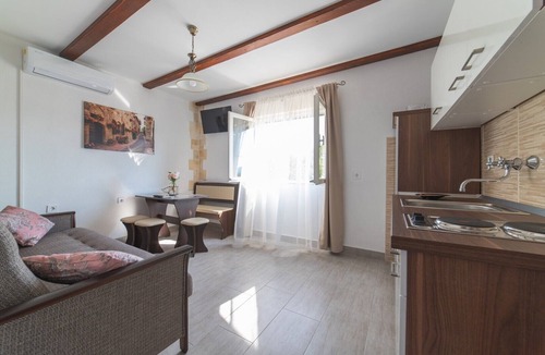 Klis House | Two Bedroom Holiday Home with Pool