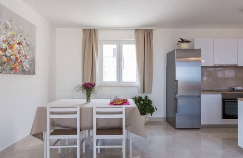 Zupa dubrovacka House | Two Bedroom Holiday Home with Terrace and Sea View