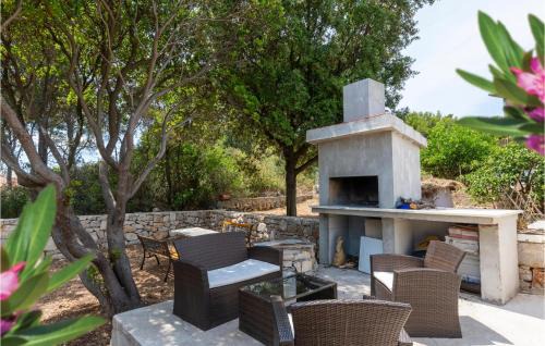 Sucuraj House | Two-Bedroom Holiday Home In Sucuraj