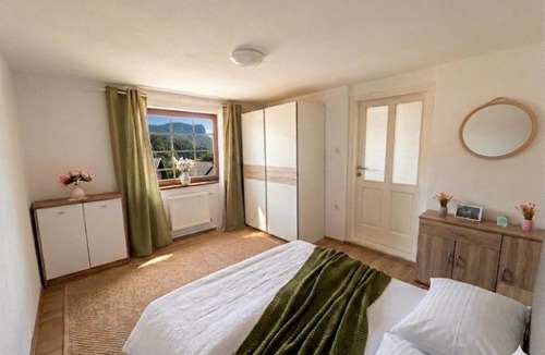 Bohinjska Bela Apartment | Under Rock Guesthouse