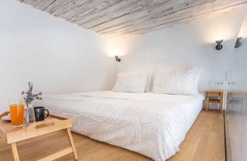 Ljubljana Old Town Apartment | 🥇 Unique studio historical center high ceiling