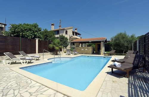 Liznjan House | Unique villa 1 km to beach with private pool
