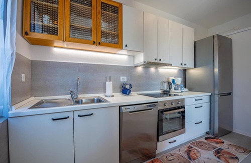 Sarsoni Apartment | Vacation Apartment Helga