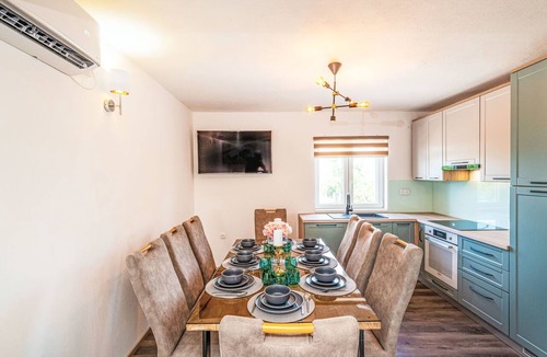 Benkovac House | Vacation home Šimić by Interhome