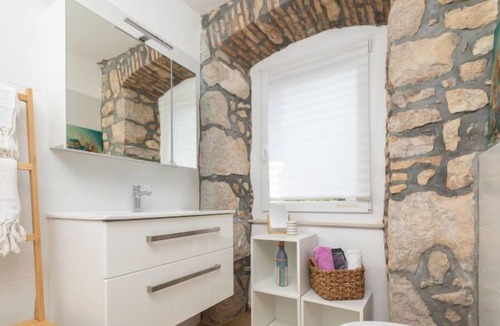 Omisalj House | Vacation home Adria in Krk/Omišalj - 5 persons, 2 bedrooms