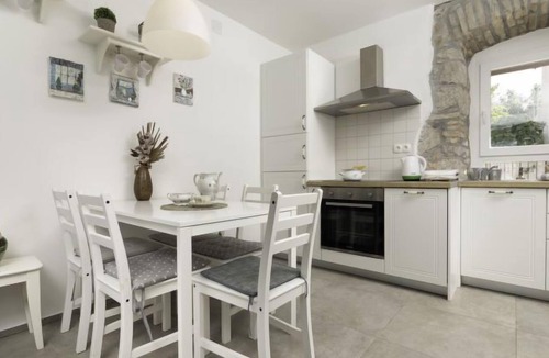 Omisalj House | Vacation home Adria in Krk/Omišalj - 5 persons, 2 bedrooms